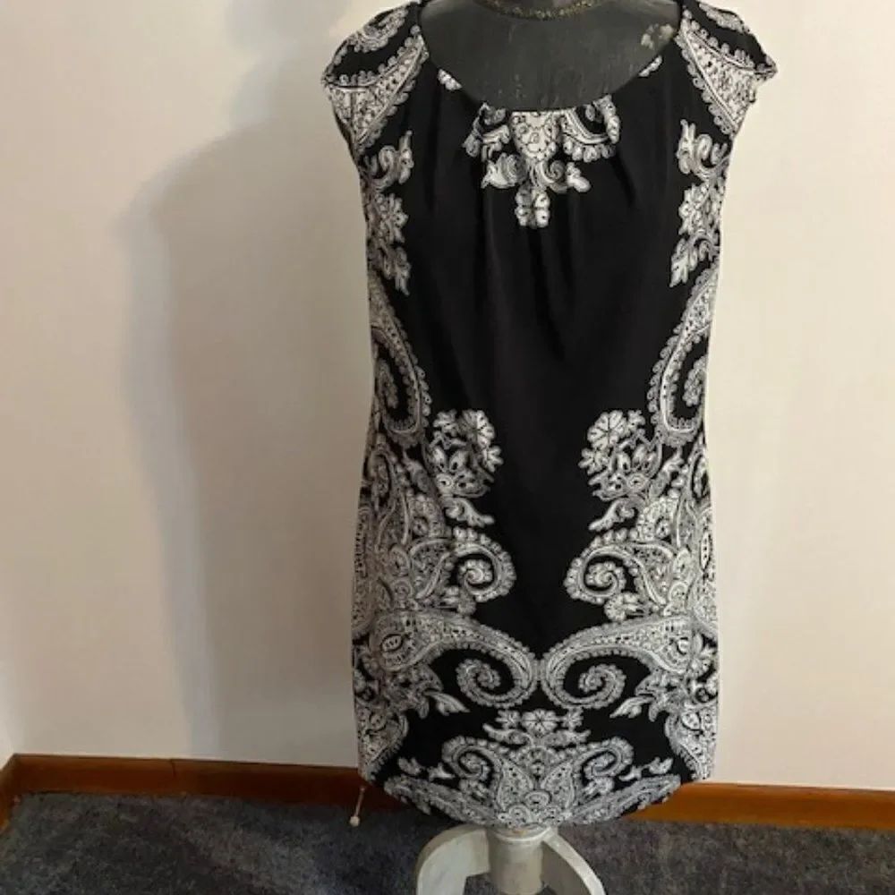 London Times Black/White Paisley with cap sleeves, size 14